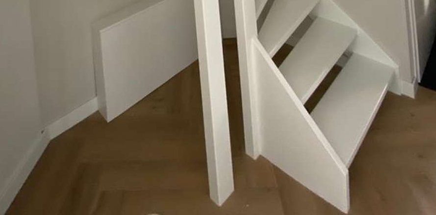 binnen schilderwerk - trap